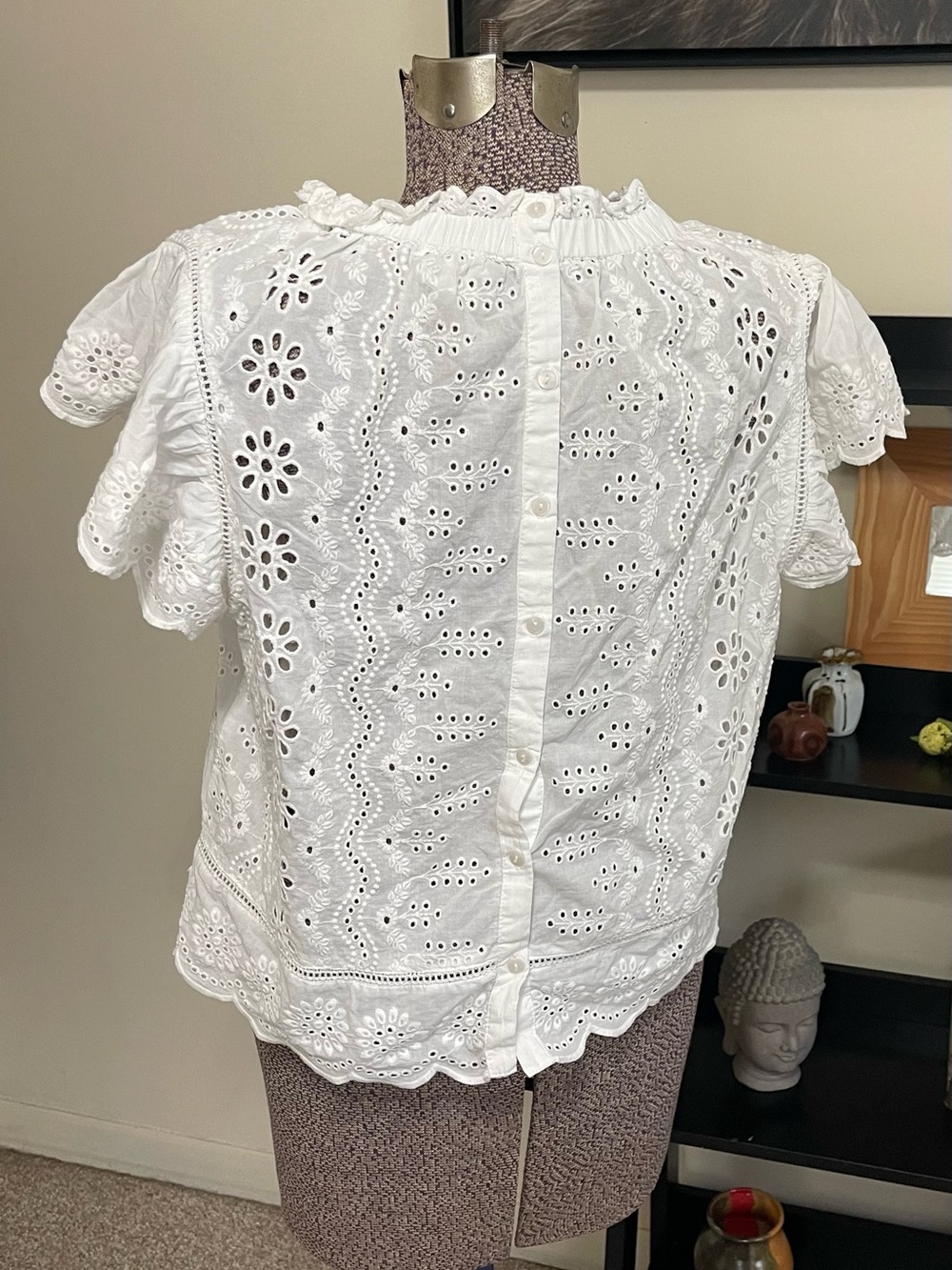 Women's White Eyelet Broderie Anglaise Short Sleeve Blouse - Picture 4 of 8